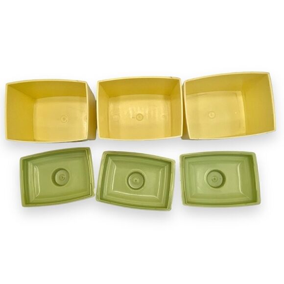 Vintage Baby Nursery Plastic Footed Organizing Jars Pale Yellow Green Lids - Picture 13 of 16